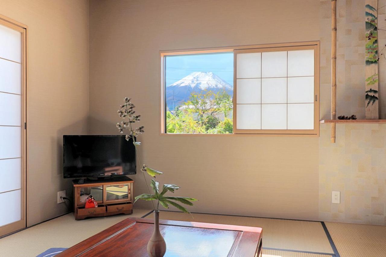 Kitaguchi Tougakukan Fujiyoshida Buitenkant foto